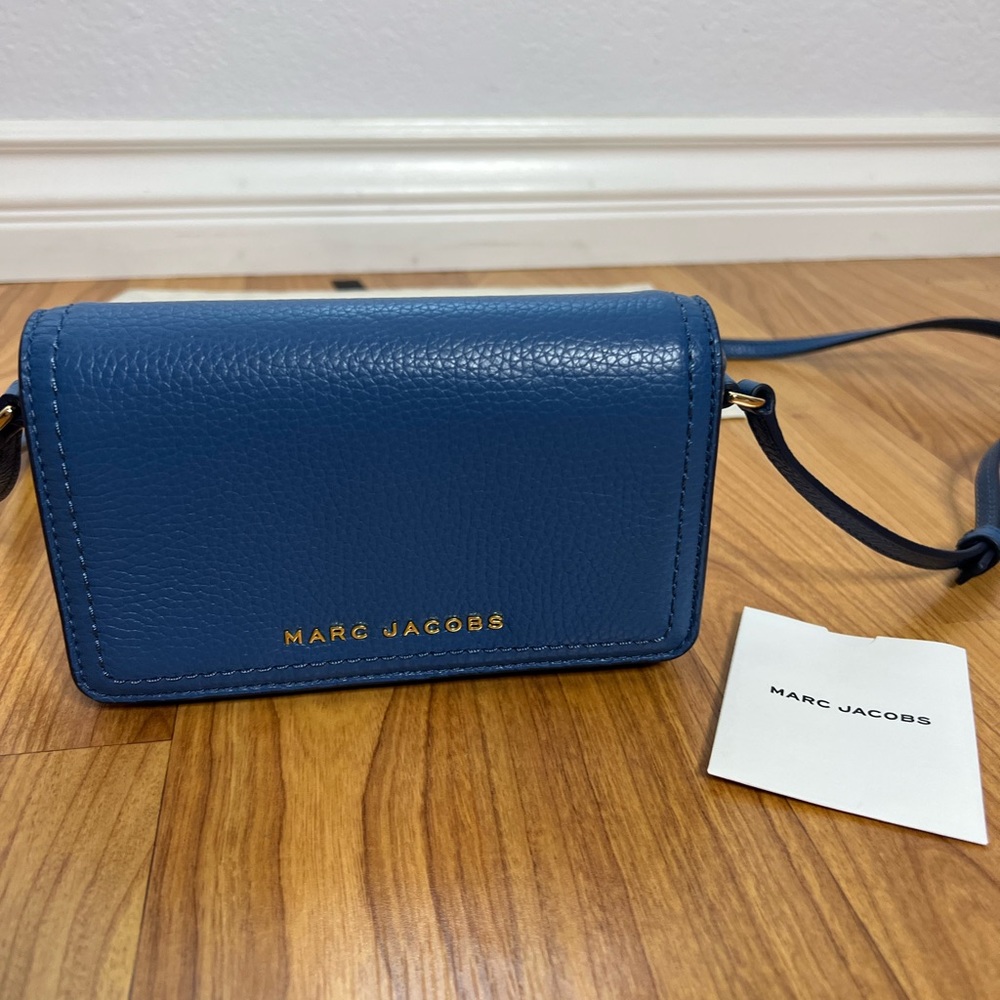 Marc Jacobs blue leather small crossbody bag, like new! Handbag, shoulder purse